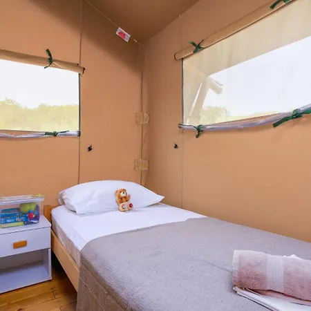ラグジュアリーテント Prima Insula Glamping *