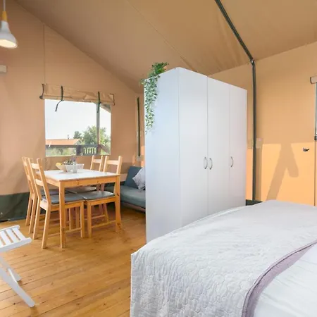 Luksustelt Prima Insula Glamping *